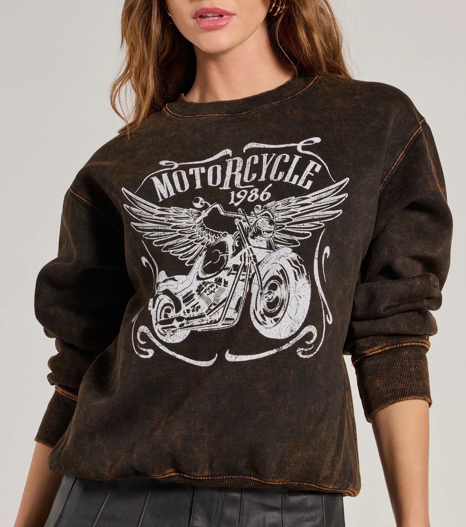 Trendy Edge Oversized Fleece Screen Sweatshirt - Image 4