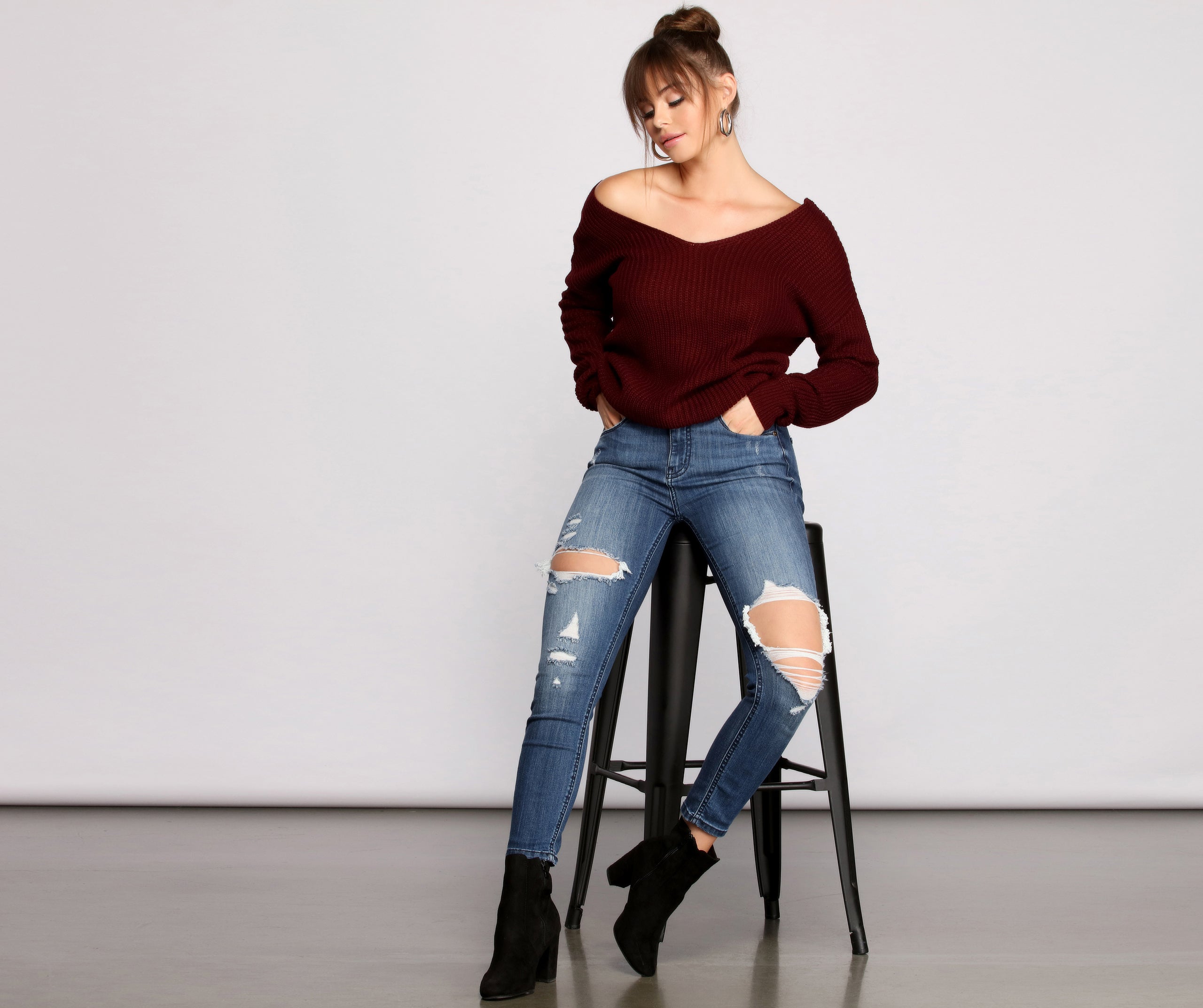 Trendy Knot Back V Neck Sweater - Image 7