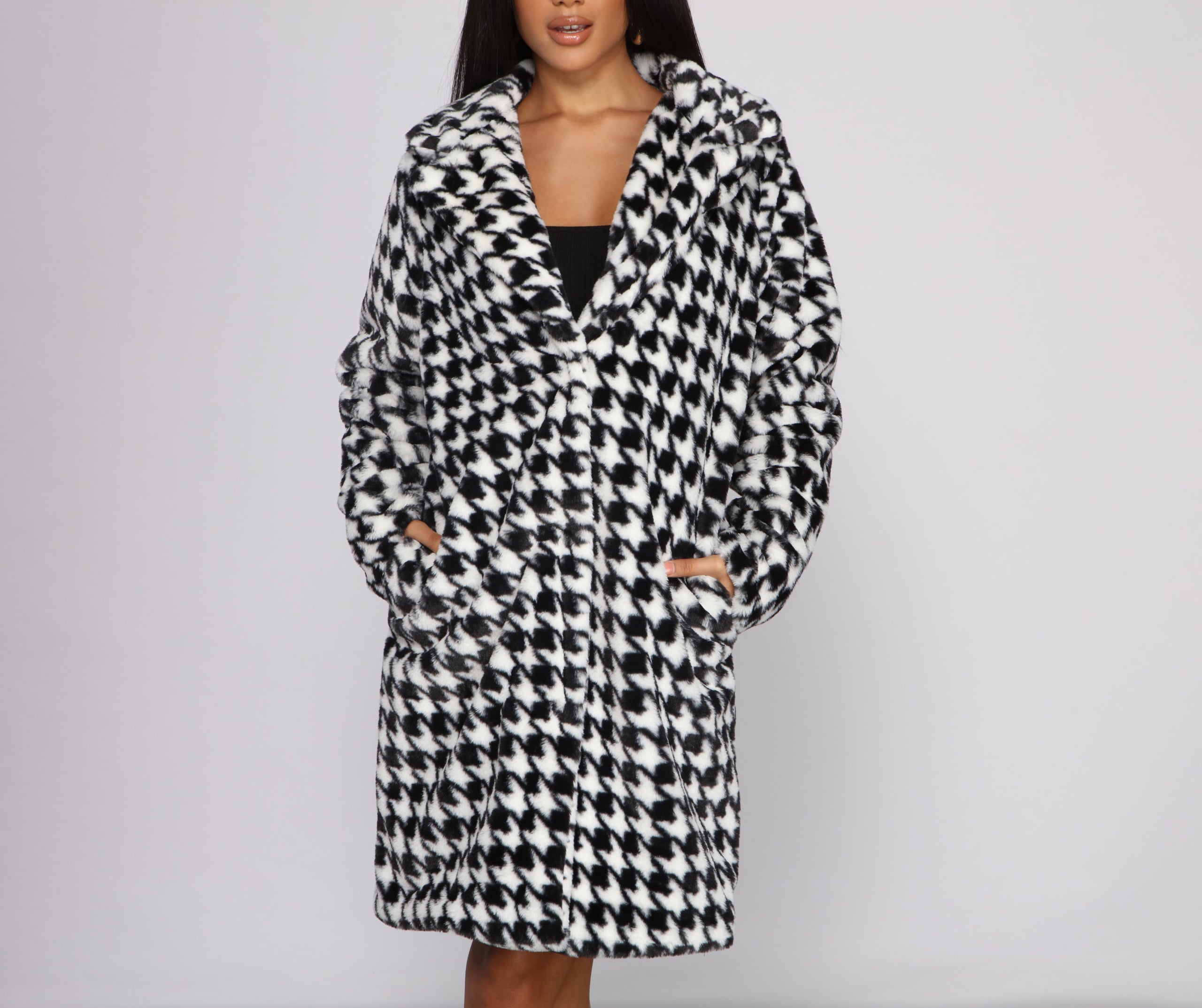 She's A Chic Girl Faux Fur Coat - Image 3