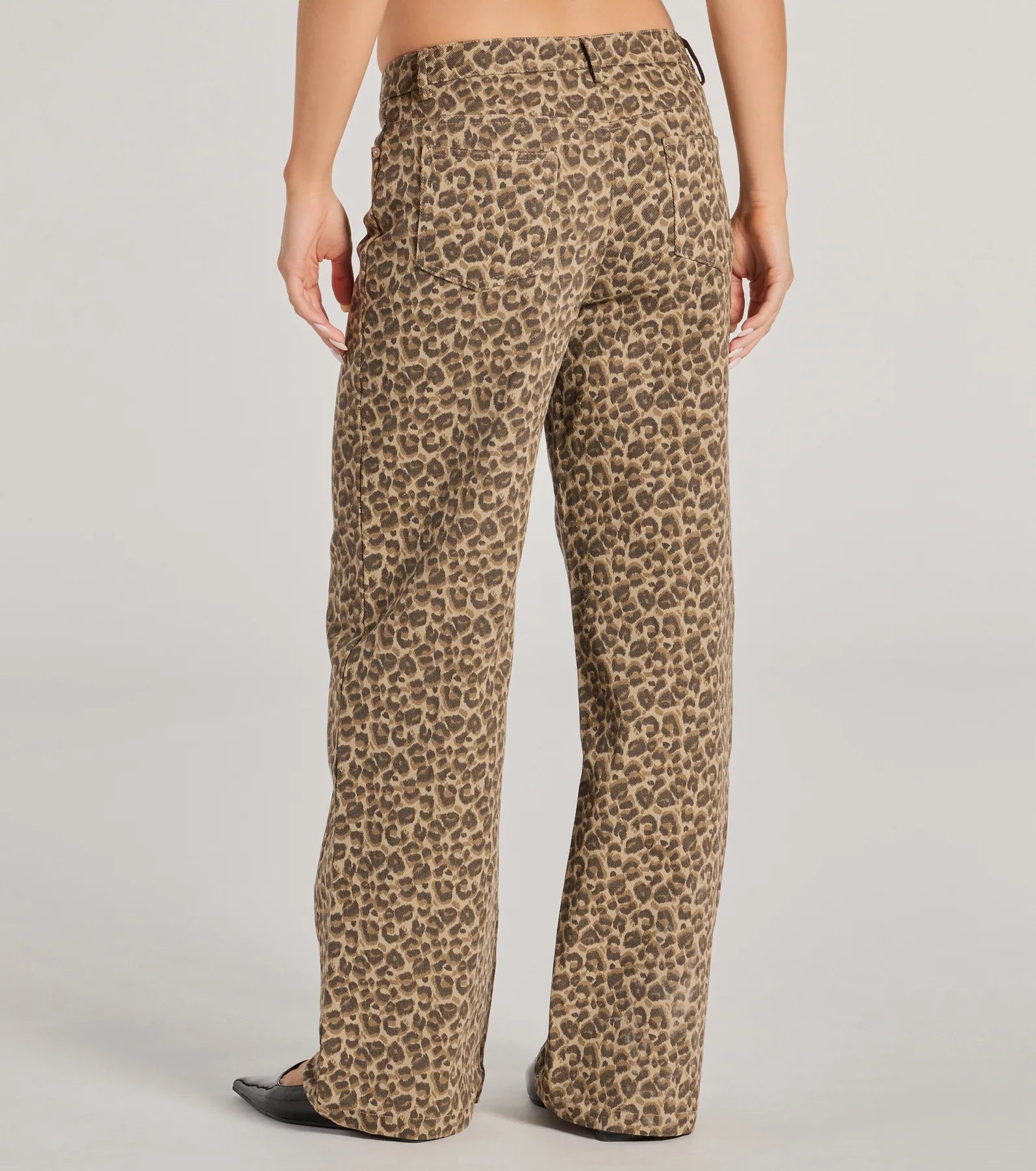 Wildly Chic Mid-Rise Leopard Print Baggy Pants - Image 2