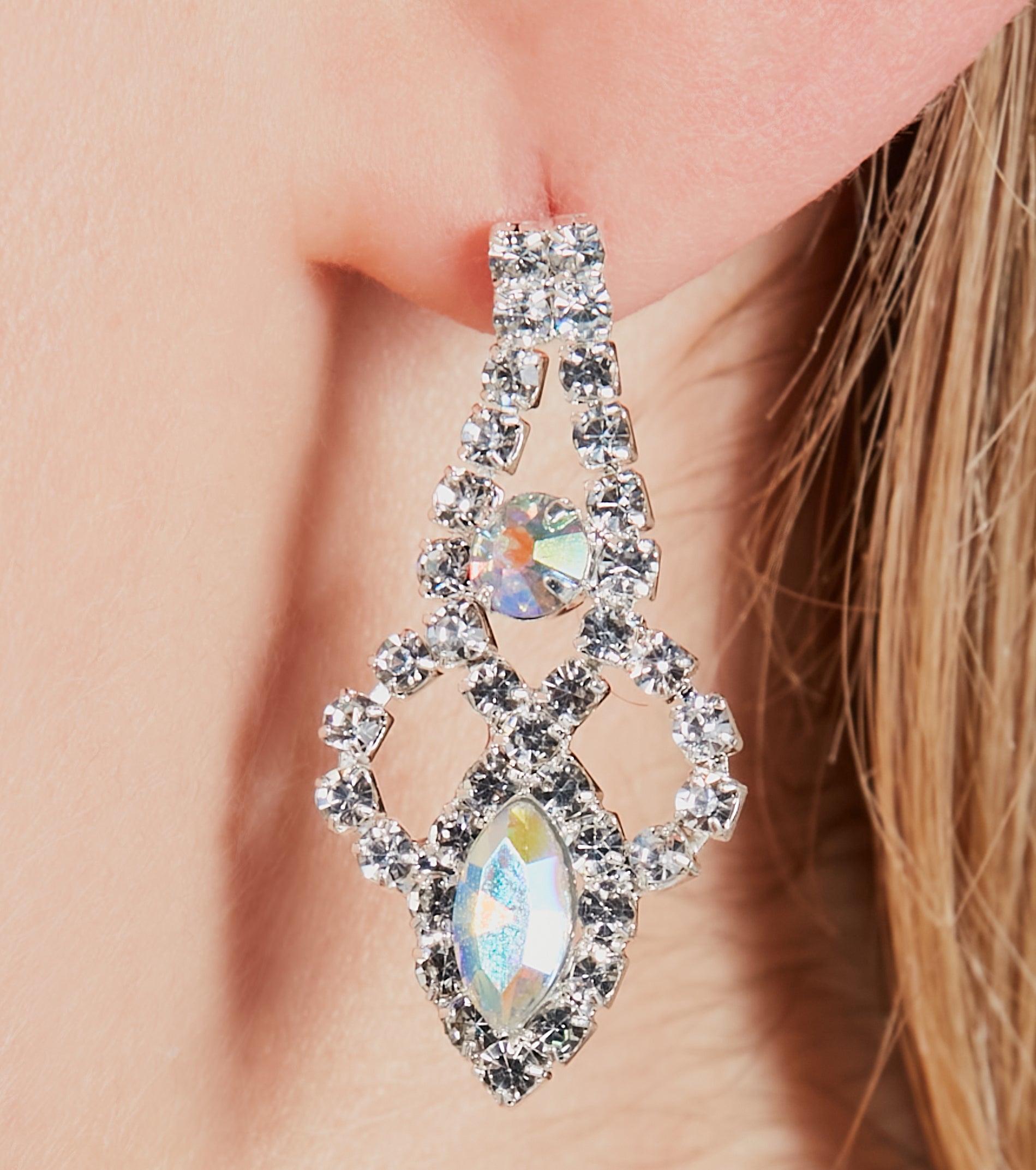 Air Of Luxury Necklace And Earrings Set - Image 2
