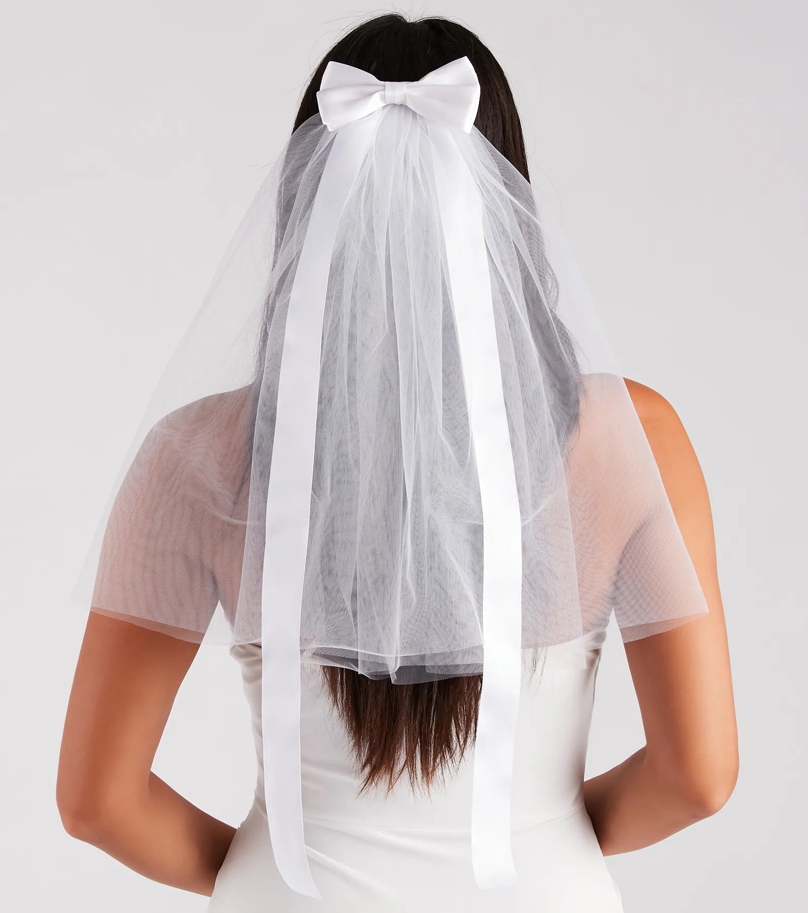 Pretty And Chic Satin Bow Tulle Veil - Image 3