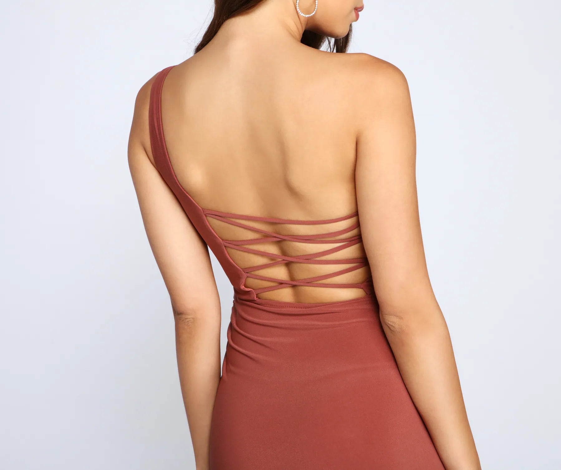 Eve One-Shoulder Ruched Midi Dress - Image 4