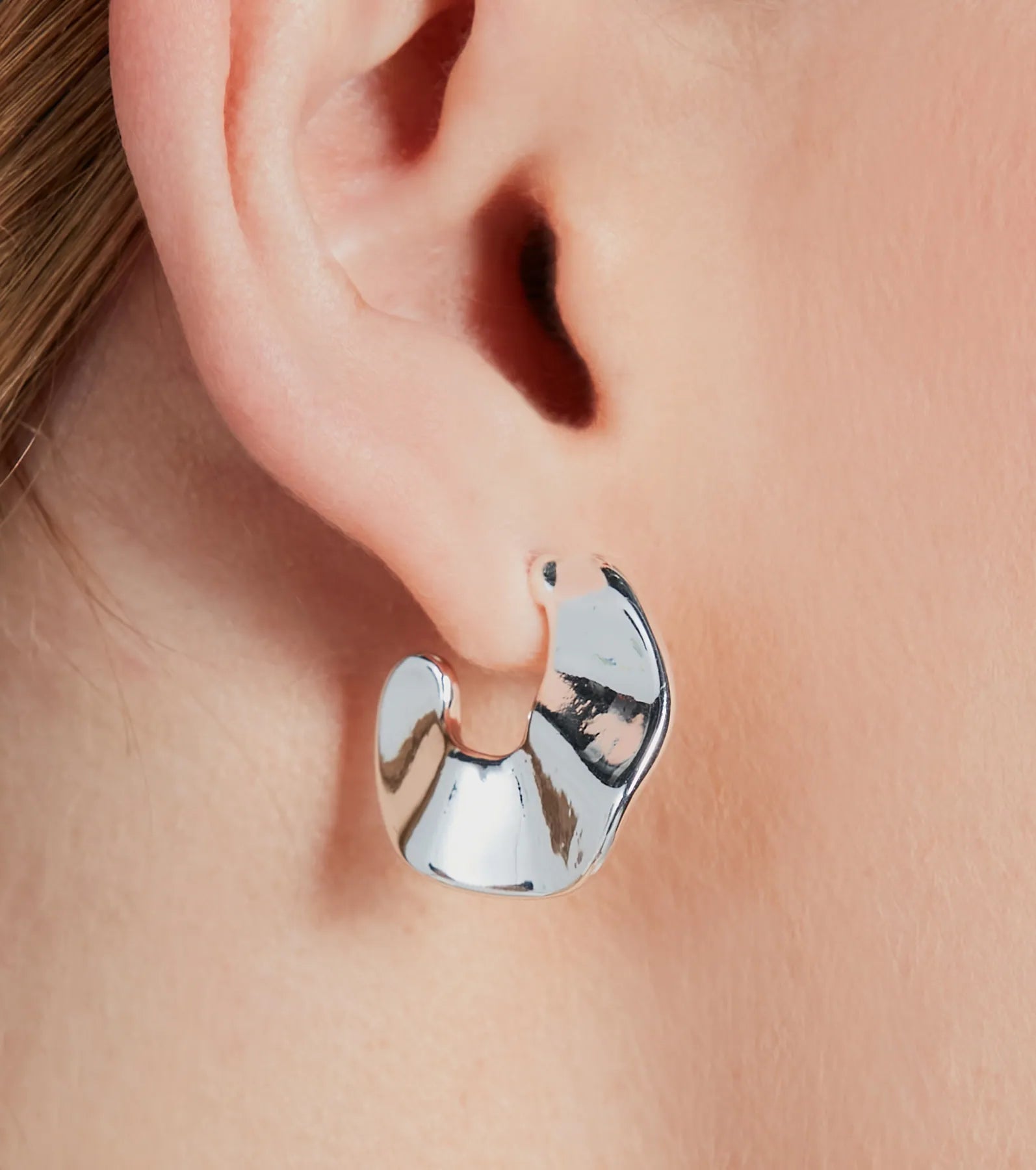 Fine Luxury Sterling Silver Plated Hoop Earrings - Image 2
