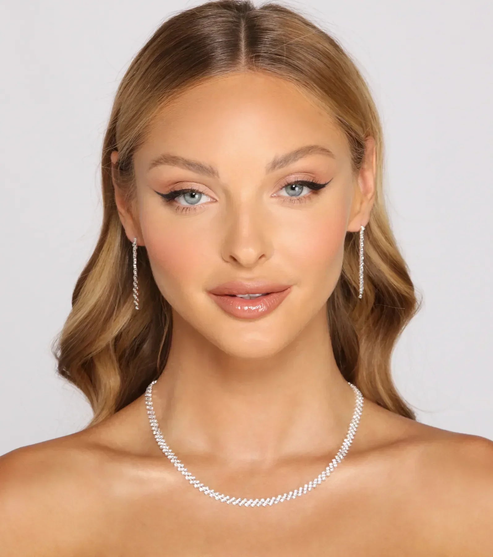 Classic Rhinestone Collar And Duster Set - Image 3