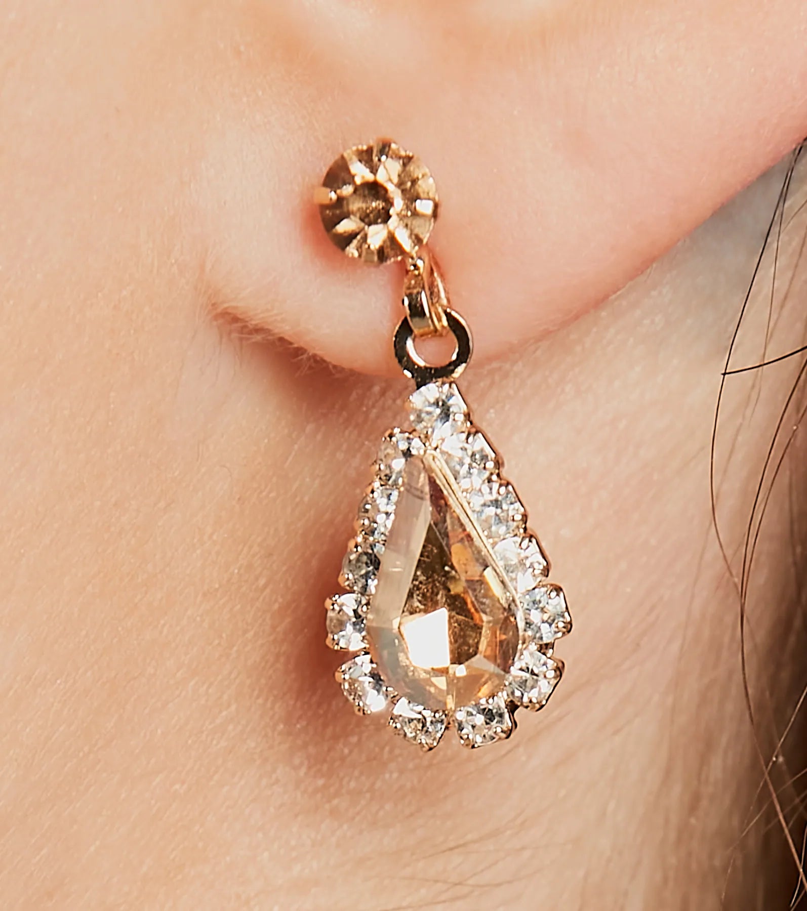 Regal Rhinestone Necklace. Earrings. and Bracelet Set - Image 3