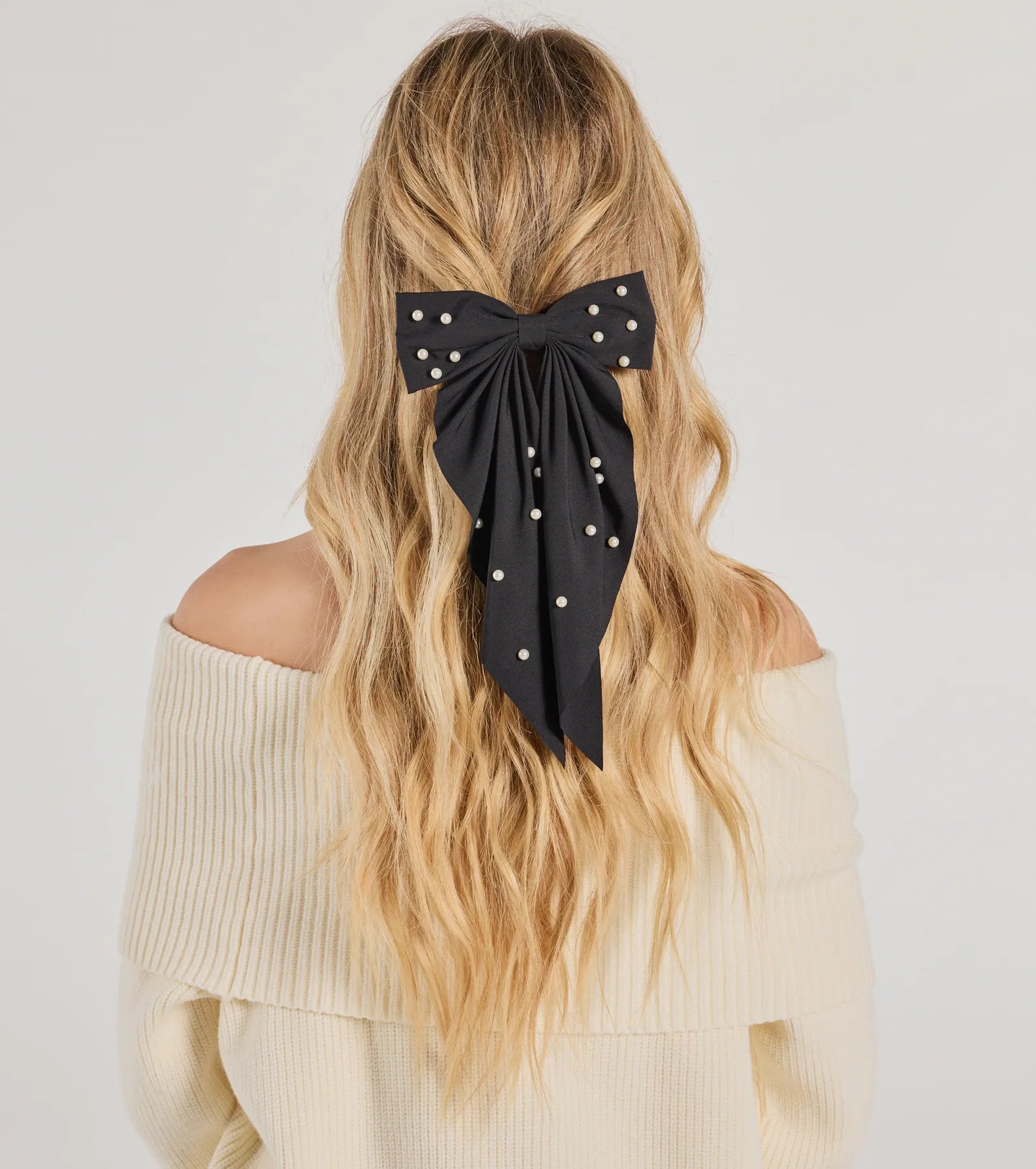 Ravishing And Chic Faux Pearl Hair Bow Barrette - Image 3