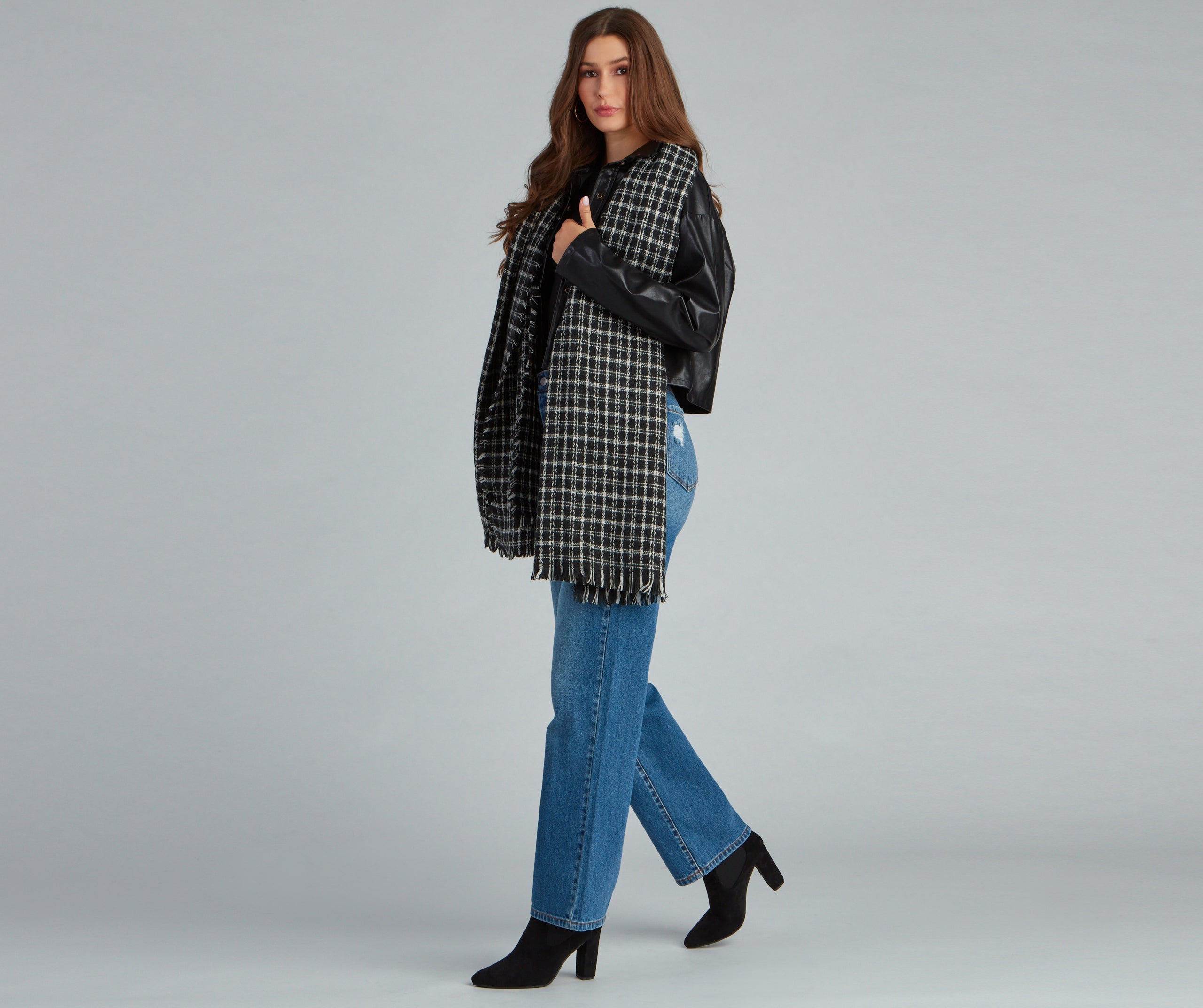 Effortlessly Chic Plaid Scarf - Image 4