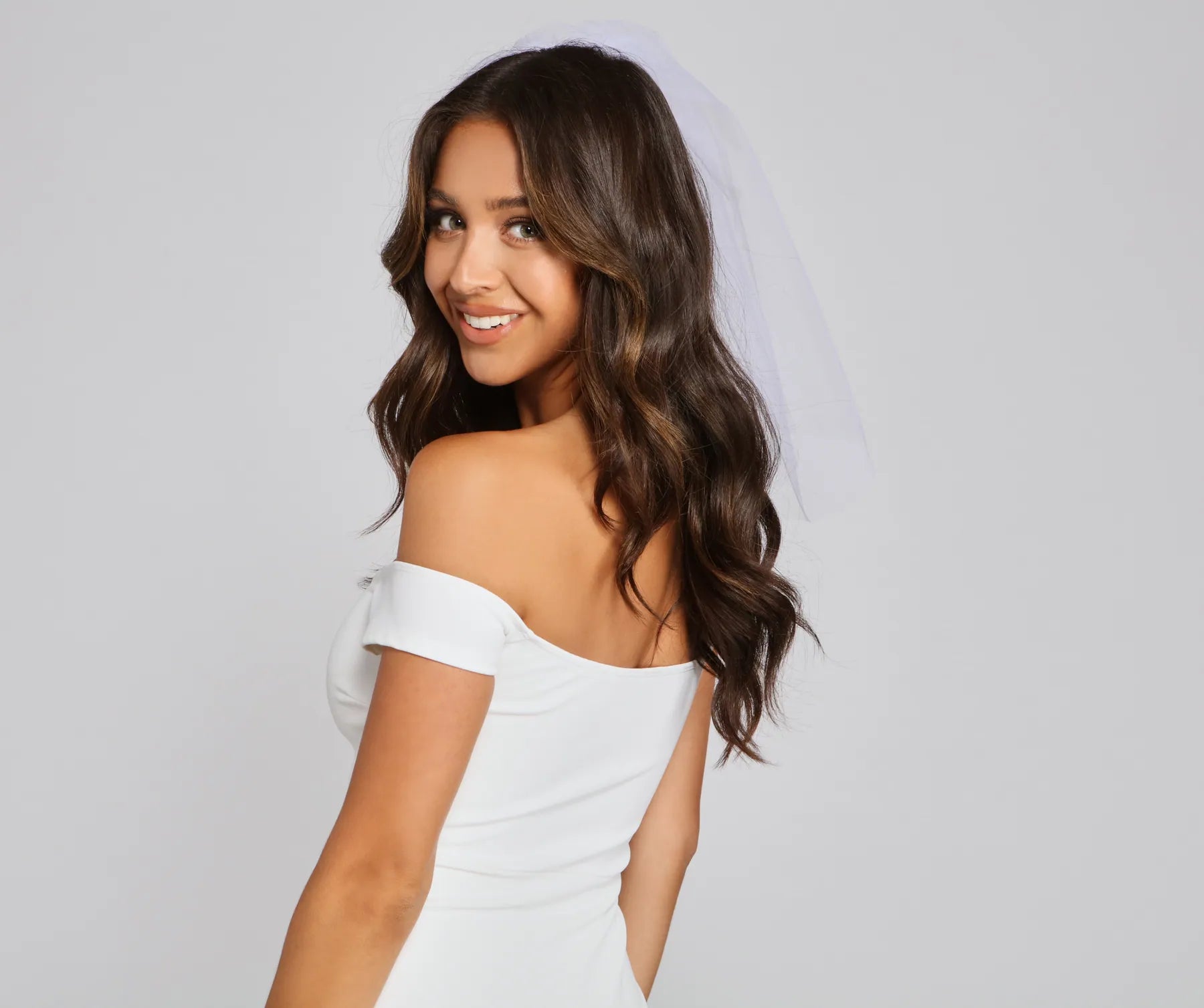 Bride To Be Glitter Veil - Image 2