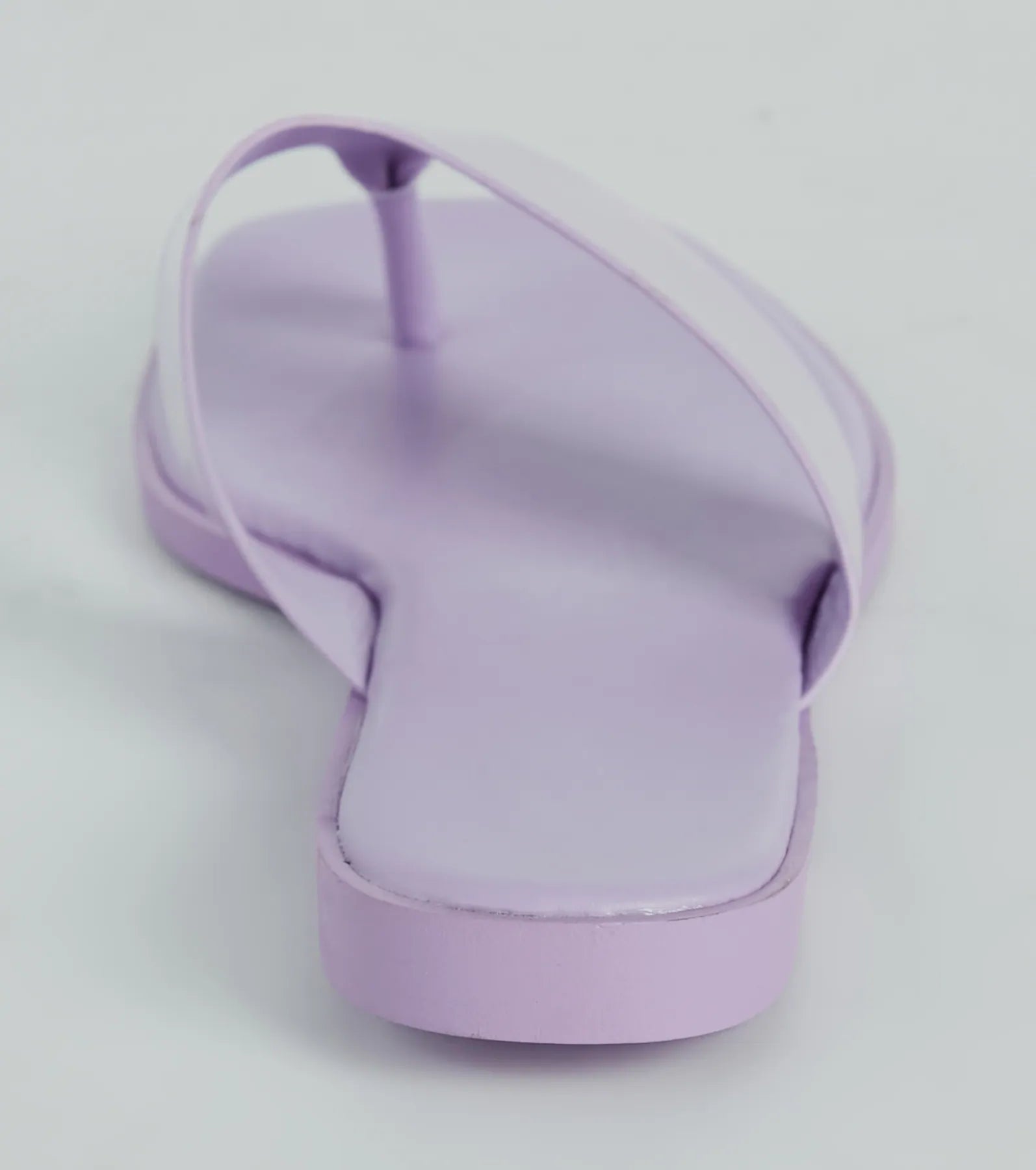 Cute Trendsetter Thong Strap Faux Leather Sandals - Image 4